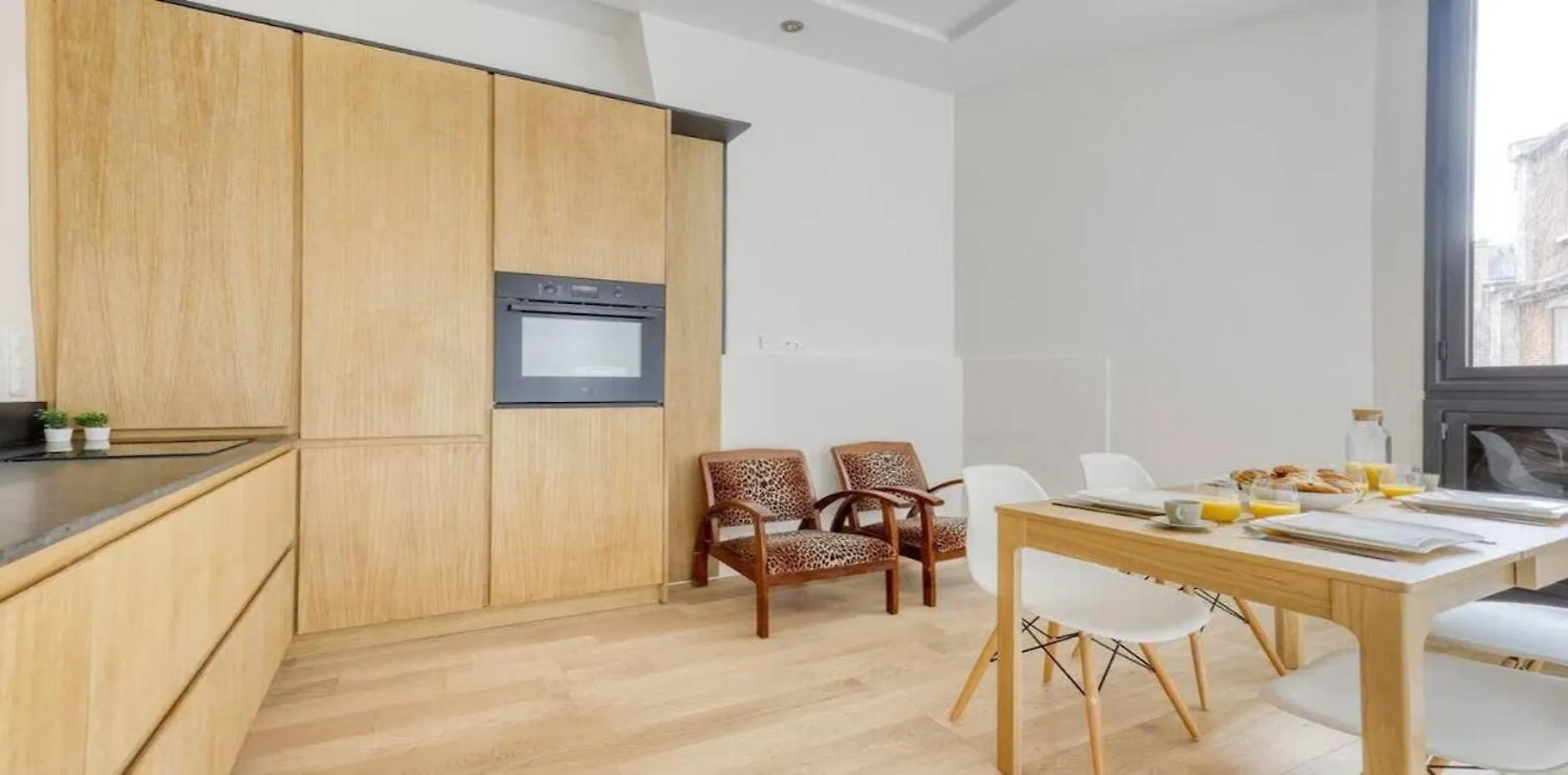 Renovated, Amazing & Huge Flat Of 200 Sqm Paris 16 Apartment