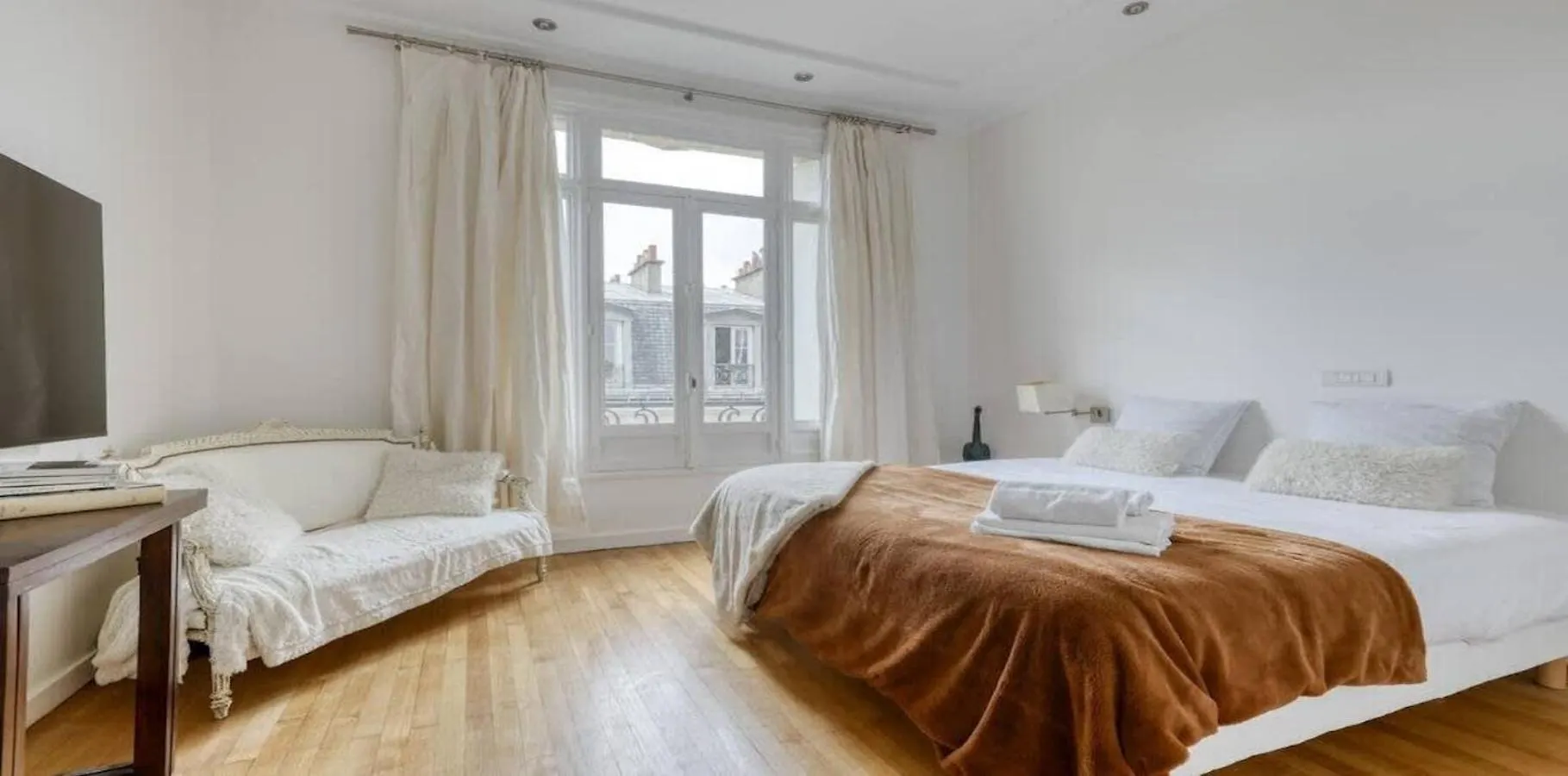 Renovated, Amazing & Huge Flat Of 200 Sqm Paris 16 Apartment 0*,  France