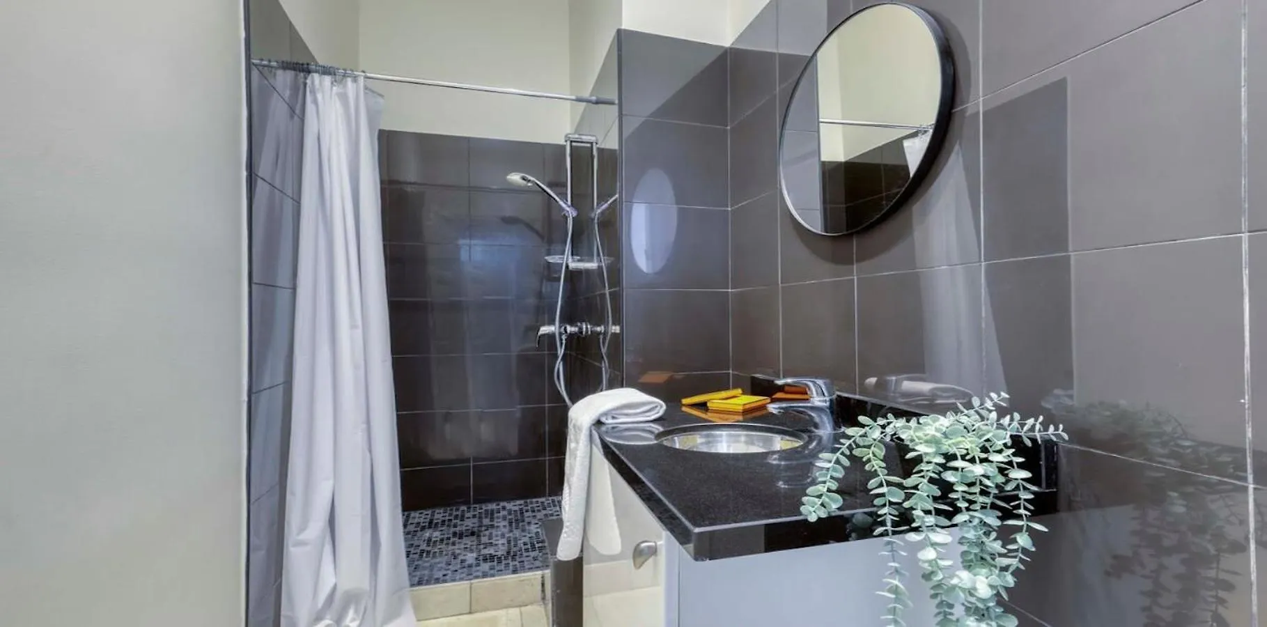 Renovated, Amazing & Huge Flat Of 200 Sqm Paris 16 Apartment